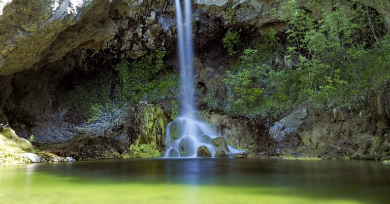 Drymonas waterfalls with its small lake
